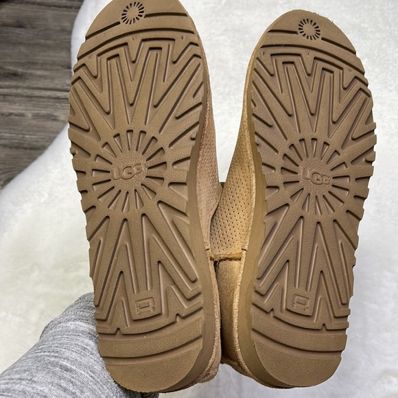 UGG Australia Woman’s US 9 Unlined Classic Mini Perf Suede Boots - Picture 7 of 11